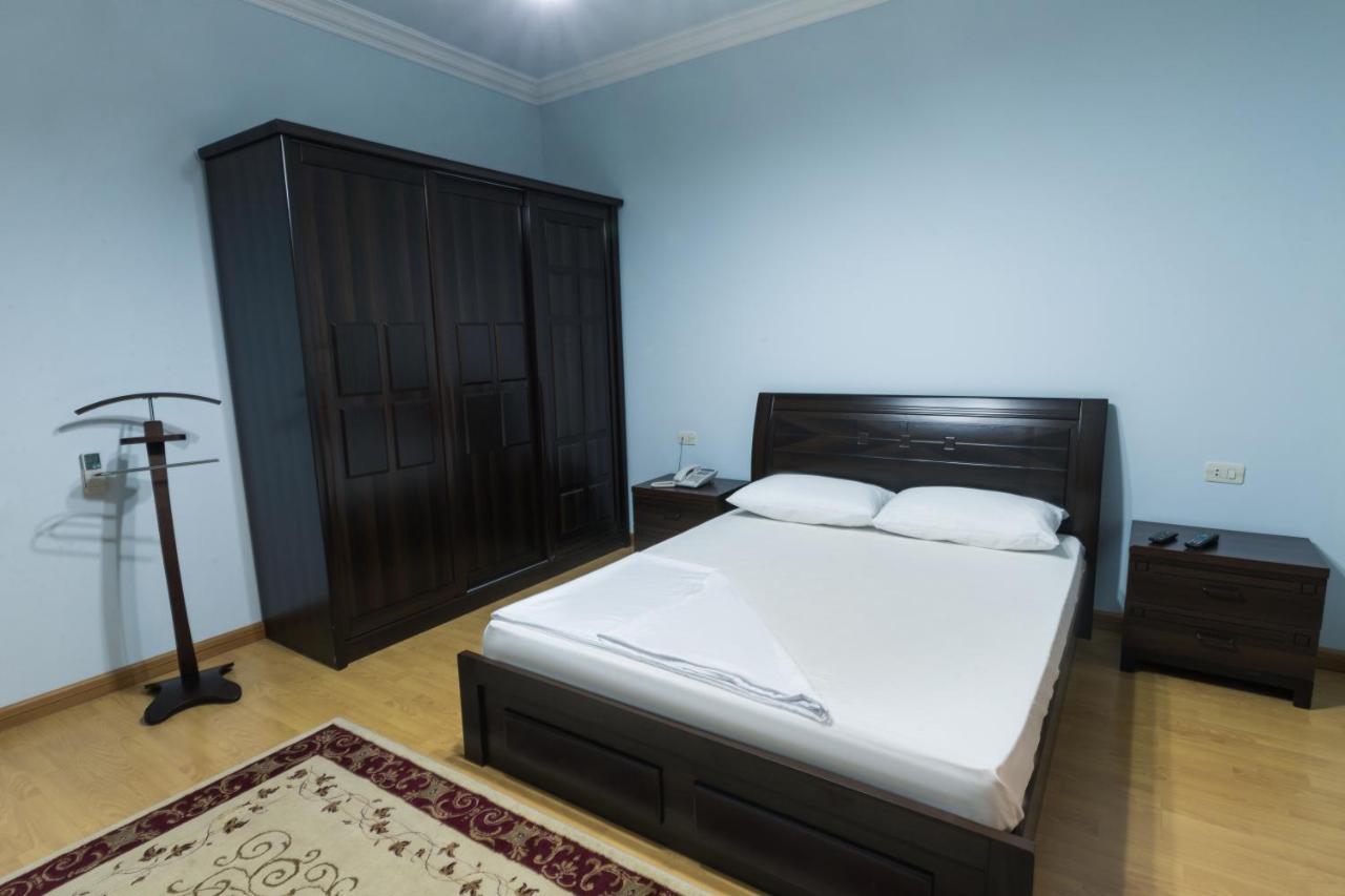 La Defense Hotel Jerevan Eksteriør bilde