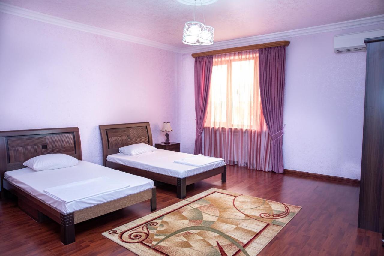 La Defense Hotel Jerevan Eksteriør bilde