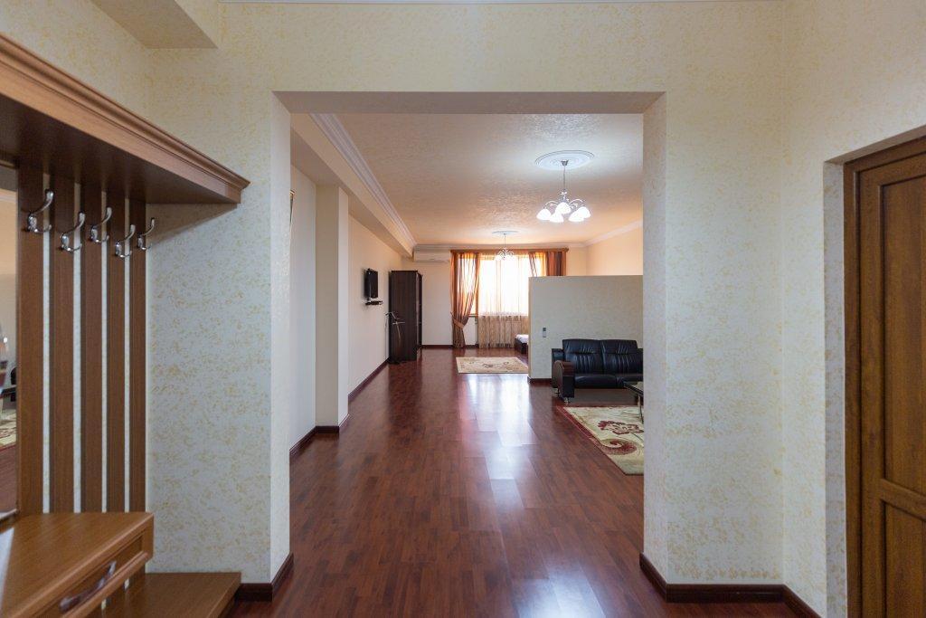 La Defense Hotel Jerevan Eksteriør bilde