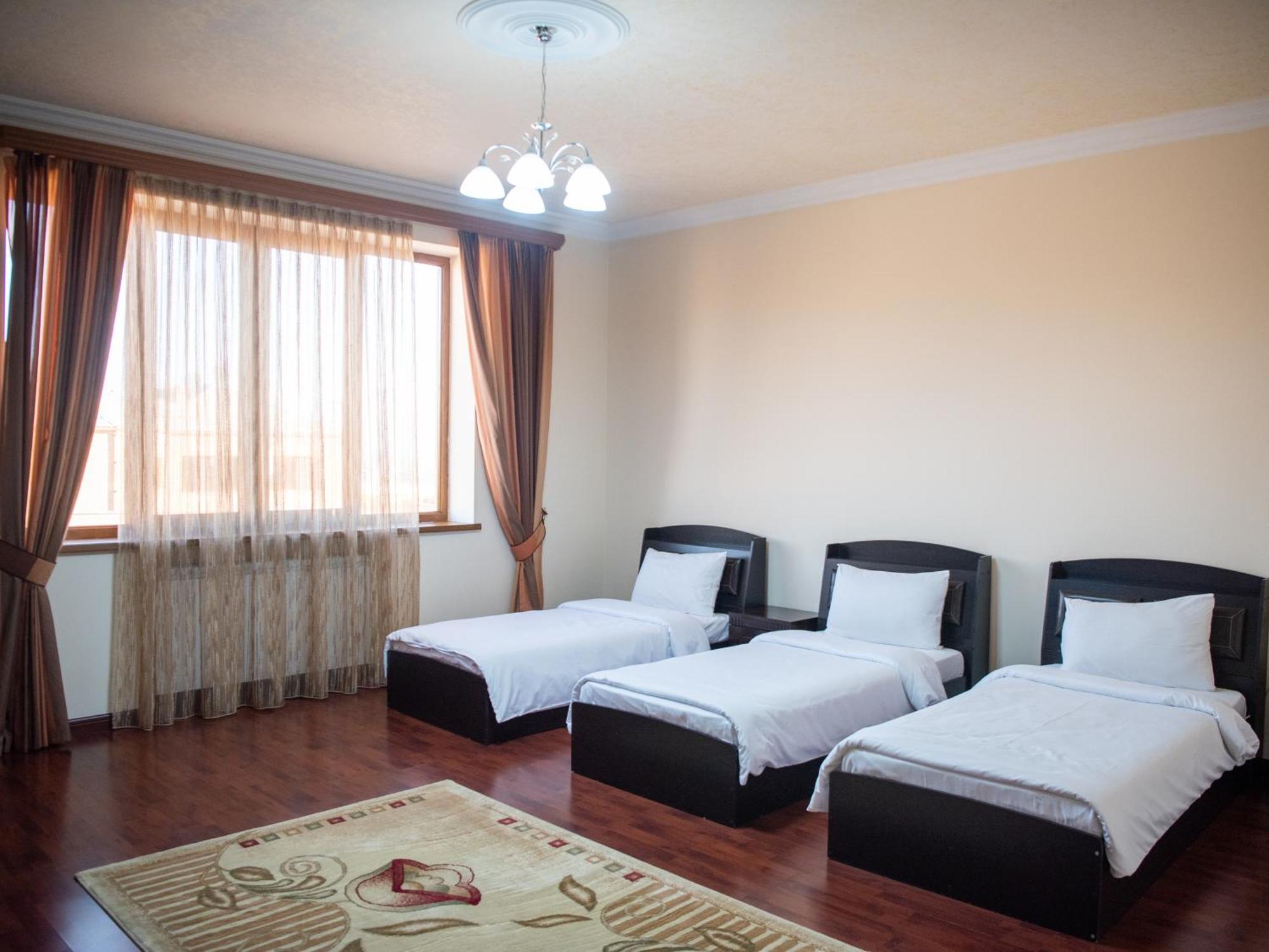 La Defense Hotel Jerevan Eksteriør bilde